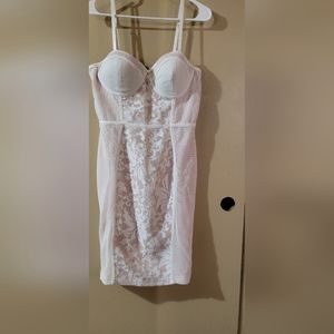 Strapless laced detail white dress